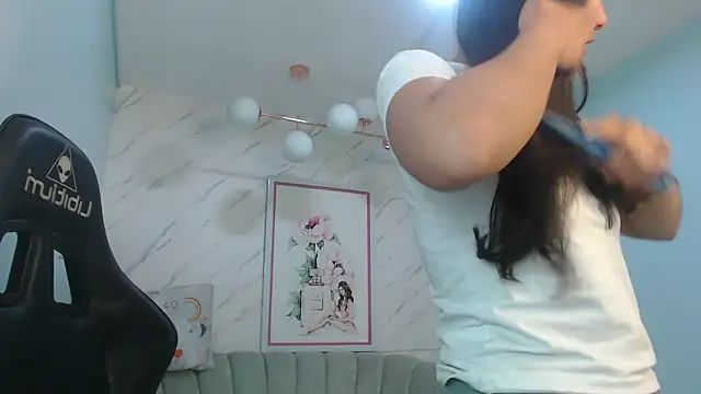 victoria hernandez t  online show from 05/06/26, 01:05