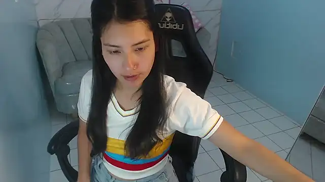 victoria hernandez t  online show from 06/17/26, 01:01