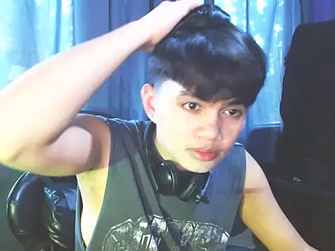 Snapshot of Alexx_143 chatting on 09/24/25, 04:05 Alexx 143 online show from 09/24/25, 04:05