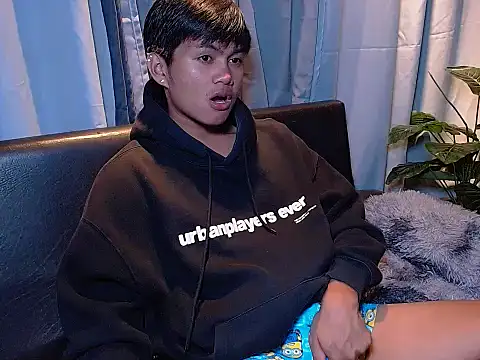 Snapshot of Alexx_143 chatting on 03/01/26, 11:34 Alexx 143 online show from 03/01/26, 11:34