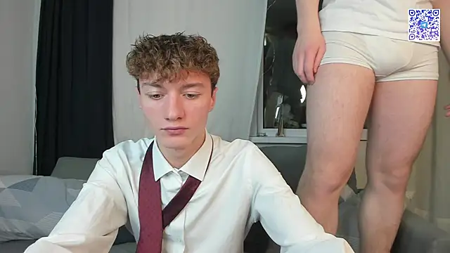 Snapshot of Kevin_Young_Cat chatting on 12/15/25, 07:40 Kevin Young Cat online show from 12/15/25, 07:40