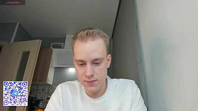 Snapshot of Kevin_Young_Cat chatting on 12/18/25, 09:15 Kevin Young Cat online show from 12/18/25, 09:15