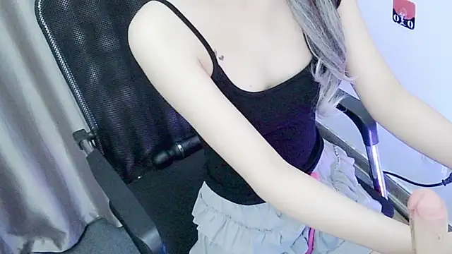 Snapshot of ALy-Lush chatting on 12/02/25, 11:26 ALy-Lush online show from 12/02/25, 11:26