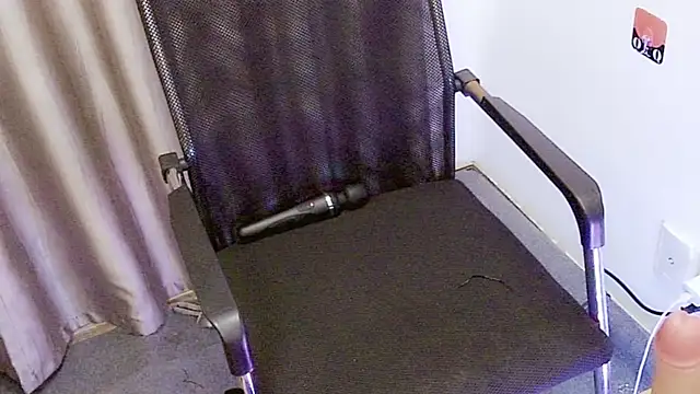 Snapshot of ALy-Lush chatting on 12/20/25, 07:04 ALy-Lush online show from 12/20/25, 07:04