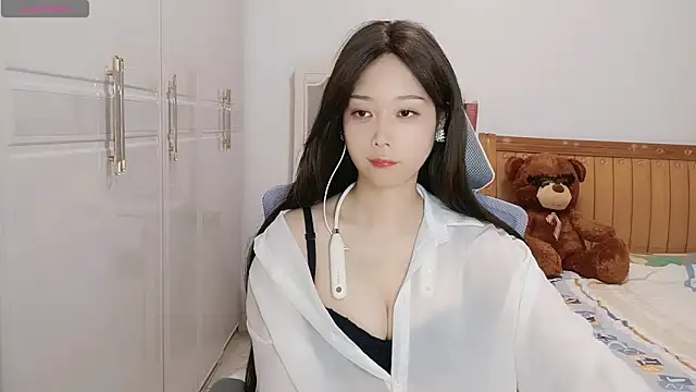 Snapshot of Xiaotantan-99 chatting on 09/24/25, 05:27 Xiaotantan-99 online show from 09/24/25, 05:27