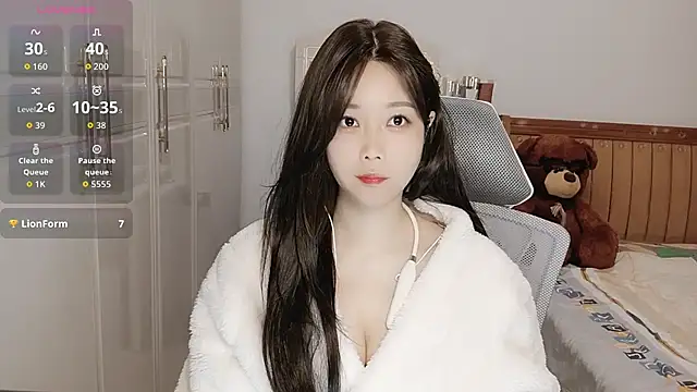 Snapshot of Xiaotantan-99 chatting on 10/24/25, 07:43 Xiaotantan-99 online show from 10/24/25, 07:43