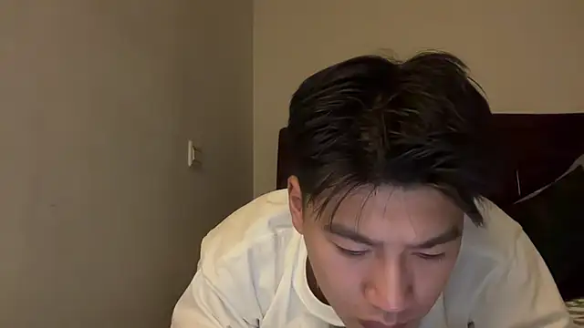 Snapshot of heywilliam chatting on 10/24/25, 12:34 heywilliam online show from 10/24/25, 12:34