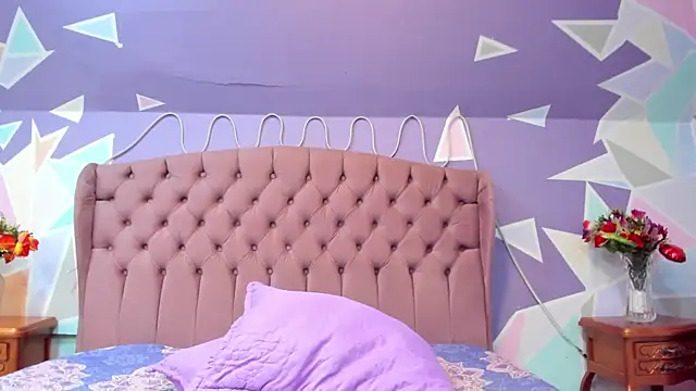 CloeyGraweing online show from 12/20/25, 01:40