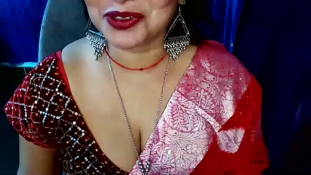 Snapshot of QUEEN_SAKHI- chatting on 05/26/26, 06:48 QUEEN SAKHI- online show from 05/26/26, 06:48