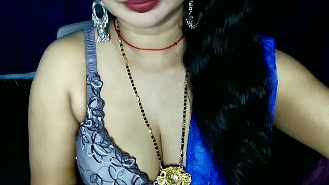 Snapshot of QUEEN_SAKHI- chatting on 06/15/26, 06:10 QUEEN SAKHI- online show from 06/15/26, 06:10