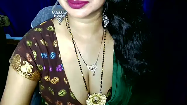 Snapshot of QUEEN_SAKHI- chatting on 06/18/26, 08:47 QUEEN SAKHI- online show from 06/18/26, 08:47