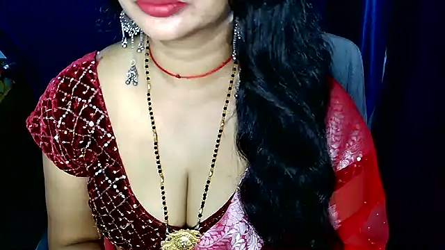 Snapshot of QUEEN_SAKHI- chatting on 06/28/26, 05:19 QUEEN SAKHI- online show from 06/28/26, 05:19