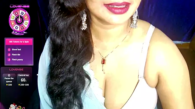 Snapshot of QUEEN_SAKHI- chatting on 07/16/26, 08:26 QUEEN SAKHI- online show from 07/16/26, 08:26