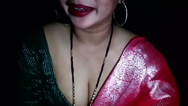 Snapshot of QUEEN_SAKHI- chatting on 07/19/26, 07:01 QUEEN SAKHI- online show from 07/19/26, 07:01