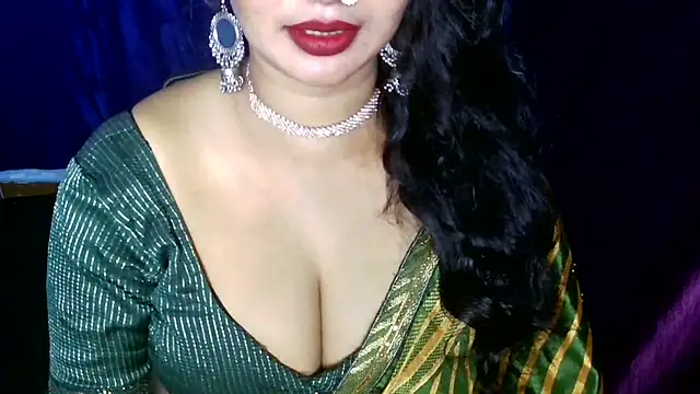 Snapshot of QUEEN_SAKHI- chatting on 07/21/26, 04:42 QUEEN SAKHI- online show from 07/21/26, 04:42