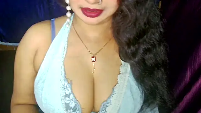 Snapshot of QUEEN_SAKHI- chatting on 07/27/26, 04:19 QUEEN SAKHI- online show from 07/27/26, 04:19