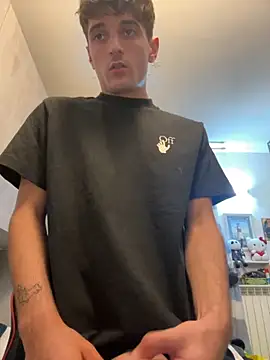 Snapshot of Thelouniost334___ chatting on 09/10/25, 06:41 Thelouniost334 online show from 09/10/25, 06:41