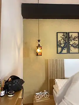 Camila Bustamante online show from 09/25/25, 03:05