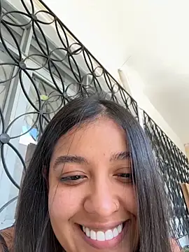 Camila Bustamante online show from 10/21/25, 05:13