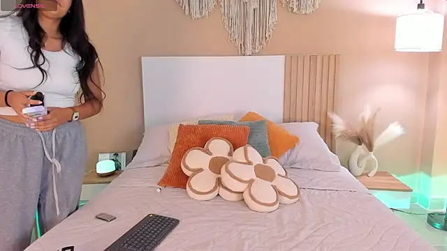 Camila Bustamante online show from 02/18/26, 03:30