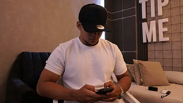 Thiago Valente online show from 05/30/26, 01:41