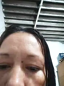 Snapshot of marinita13 chatting on 09/12/25, 02:44 marinita13 online show from 09/12/25, 02:44