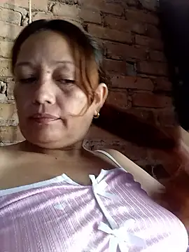 Snapshot of marinita13 chatting on 06/09/26, 02:39 marinita13 online show from 06/09/26, 02:39