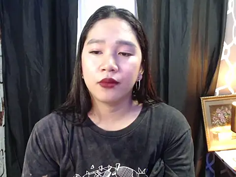 Snapshot of slut_clio chatting on 10/08/25, 09:07 slut clio online show from 10/08/25, 09:07