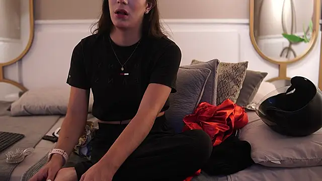 Ariaa Isabell online show from 11/28/25, 01:03