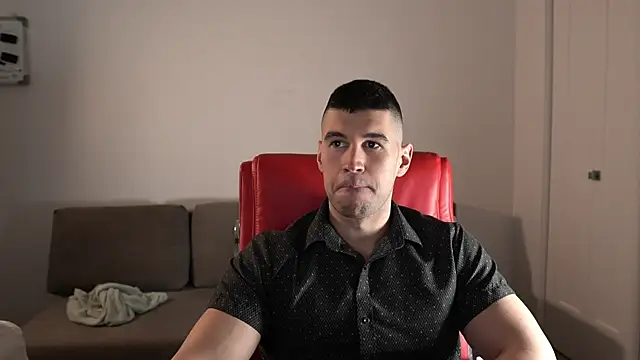 Snapshot of Sand0w chatting on 03/23/26, 08:57 Sand0w online show from 03/23/26, 08:57