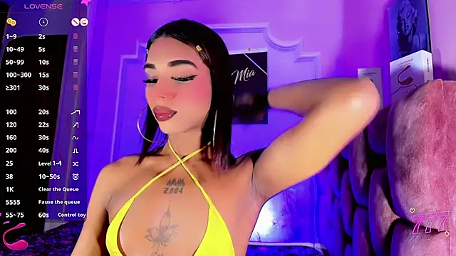 Snapshot of LADY-HOT-SEXY- chatting on 06/27/26, 10:04 LADY-HOT-SEXY- online show from 06/27/26, 10:04