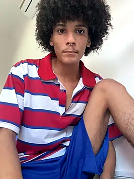 Snapshot of Max_Rain chatting on 10/22/25, 07:35 Max Rain online show from 10/22/25, 07:35