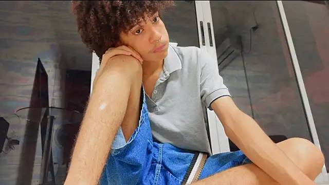 Snapshot of Max_Rain chatting on 11/20/25, 11:15 Max Rain online show from 11/20/25, 11:15