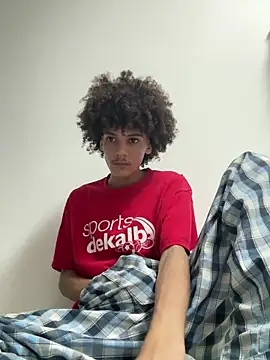 Snapshot of Max_Rain chatting on 12/15/25, 11:14 Max Rain online show from 12/15/25, 11:14