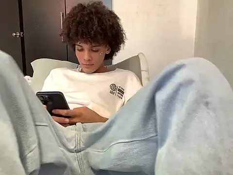 Snapshot of Max_Rain chatting on 04/27/26, 10:08 Max Rain online show from 04/27/26, 10:08