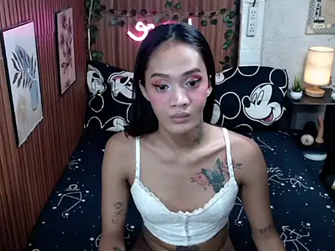 Snapshot of XTsYassyHot69X chatting on 07/16/26, 02:12 XTsYassyHot69X online show from 07/16/26, 02:12