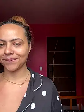 Snapshot of Chloe_Leaozinho chatting on 10/07/25, 06:16 Chloe Leaozinho online show from 10/07/25, 06:16