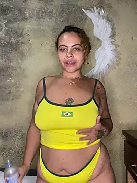 Chloe Leaozinho online show from 04/29/26, 12:42