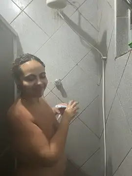 Snapshot of Chloe_Leaozinho chatting on 05/27/26, 02:08 Chloe Leaozinho online show from 05/27/26, 02:08