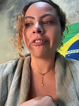 Snapshot of Chloe_Leaozinho chatting on 06/14/26, 02:24 Chloe Leaozinho online show from 06/14/26, 02:24