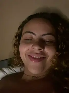 Snapshot of Chloe_Leaozinho chatting on 06/29/26, 01:12 Chloe Leaozinho online show from 06/29/26, 01:12
