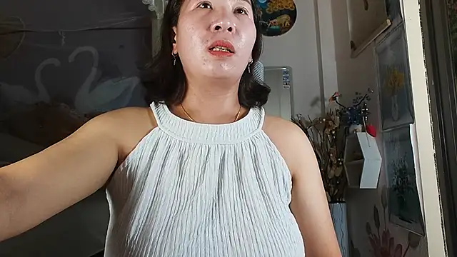 Snapshot of lyly_asian chatting on 07/21/26, 02:08 lyly asian online show from 07/21/26, 02:08
