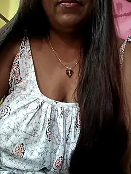 Snapshot of Bhanu-Sharma chatting on 10/13/25, 04:56 Bhanu-Sharma online show from 10/13/25, 04:56