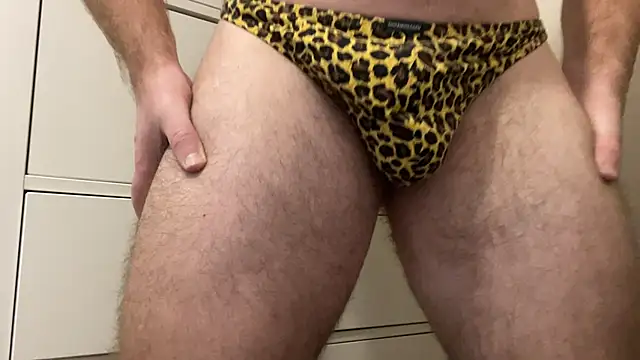 Snapshot of BrianJohnson_ chatting on 11/04/25, 10:03 BrianJohnson online show from 11/04/25, 10:03