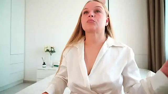 Snapshot of Irene_sooth chatting on 09/09/25, 09:20 Irene sooth online show from 09/09/25, 09:20