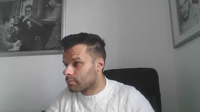 Snapshot of FROCETTO93 chatting on 10/23/25, 07:40 FROCETTO93 online show from 10/23/25, 07:40