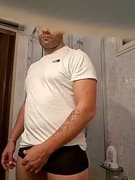 Snapshot of FROCETTO93 chatting on 11/09/25, 04:27 FROCETTO93 online show from 11/09/25, 04:27