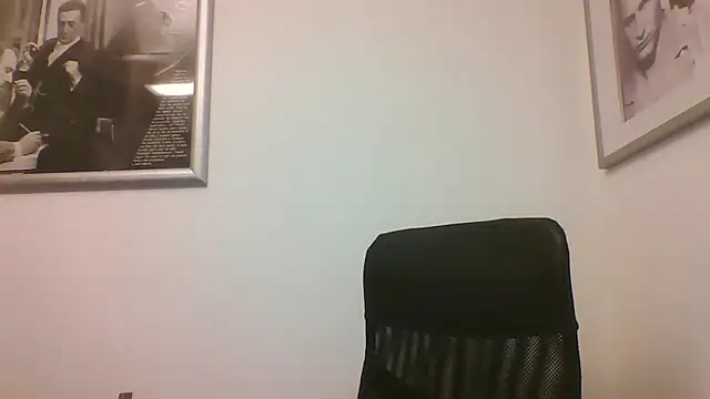 Snapshot of FROCETTO93 chatting on 11/19/25, 02:39 FROCETTO93 online show from 11/19/25, 02:39