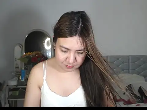 stellahugeX online show from 11/28/25, 08:44