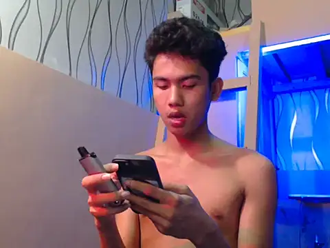 Demure Asian143 online show from 09/29/25, 08:19